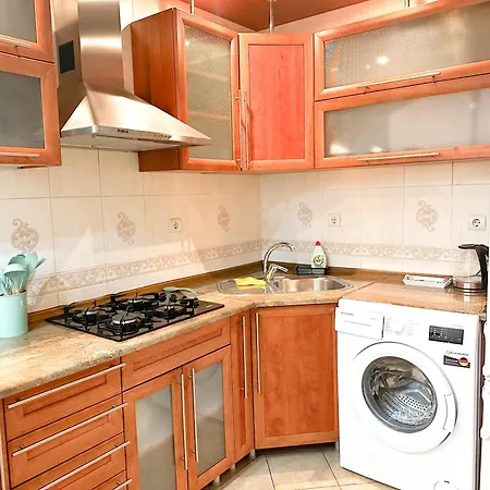 Center Stefan Street 1 Bedroom Apartment *