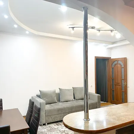 Center Stefan Street 1 Bedroom Apartment